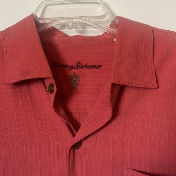 Tommy Bahama mens silk shirt - Picture 2 of 5